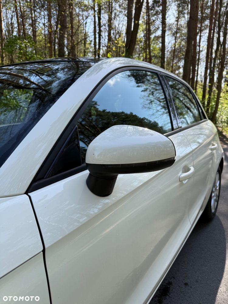Audi A1 Sportback 1.6 TDI S line edition - 10