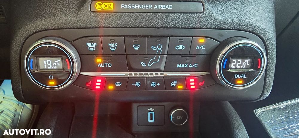 Ford Focus 1.5 EcoBlue Titanium Business - 11