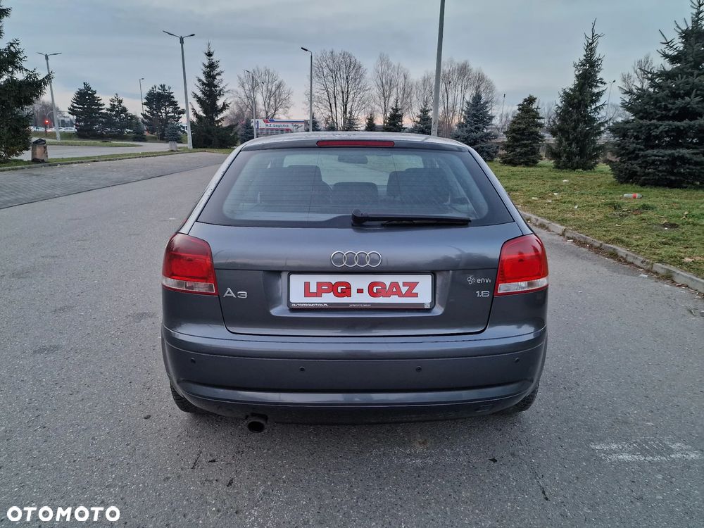 Audi A3 3-drzwiowe 1.6 Attraction - 23