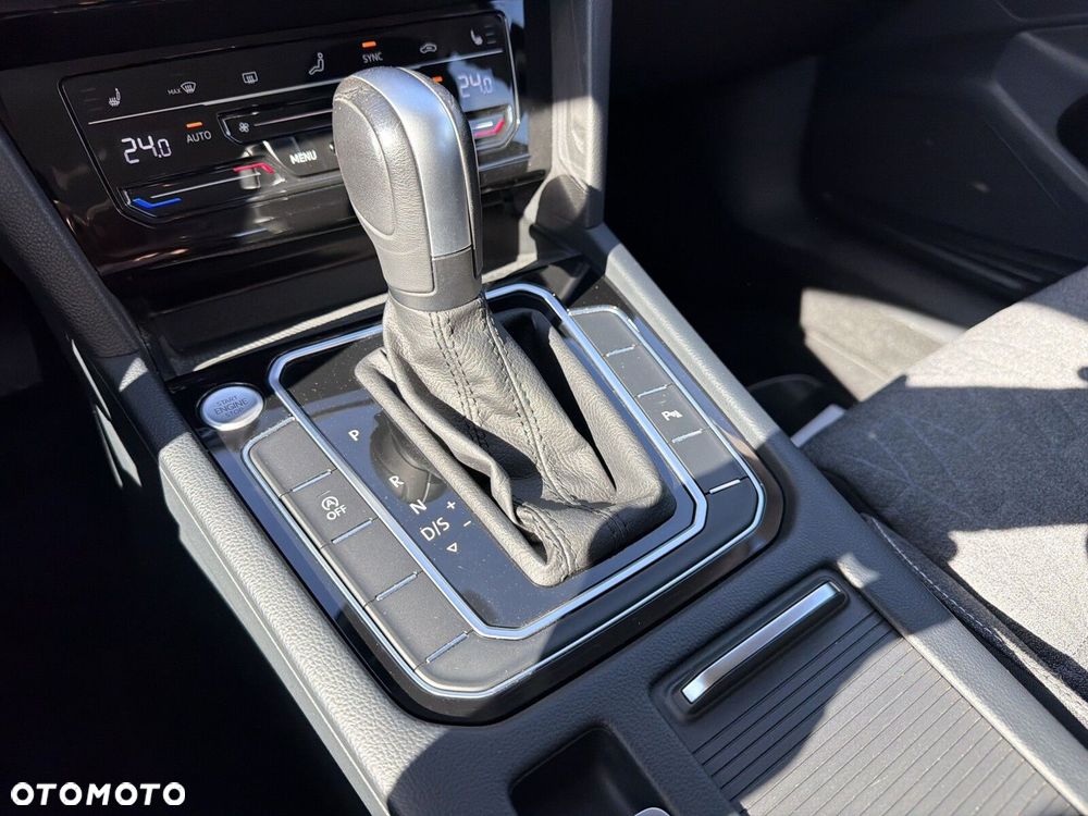 Volkswagen Passat - 17