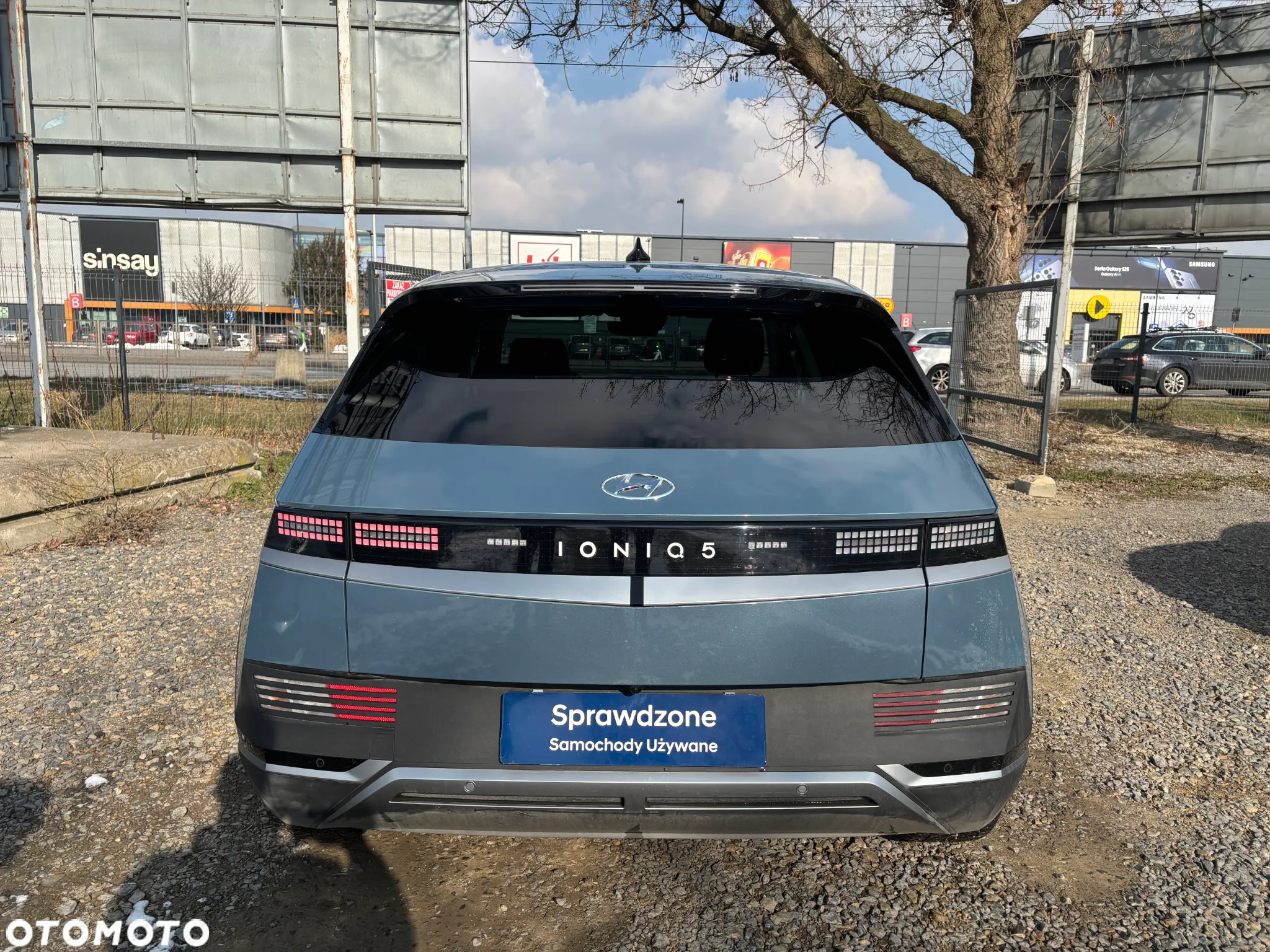 Hyundai IONIQ - 4