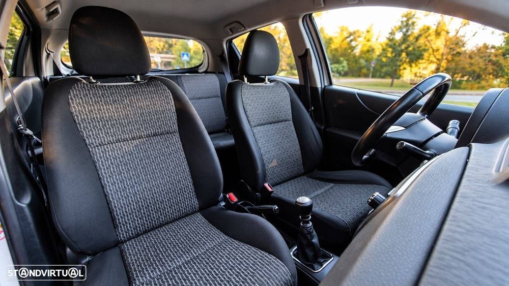 Toyota Yaris 1.4 D-4D ACtive - 31