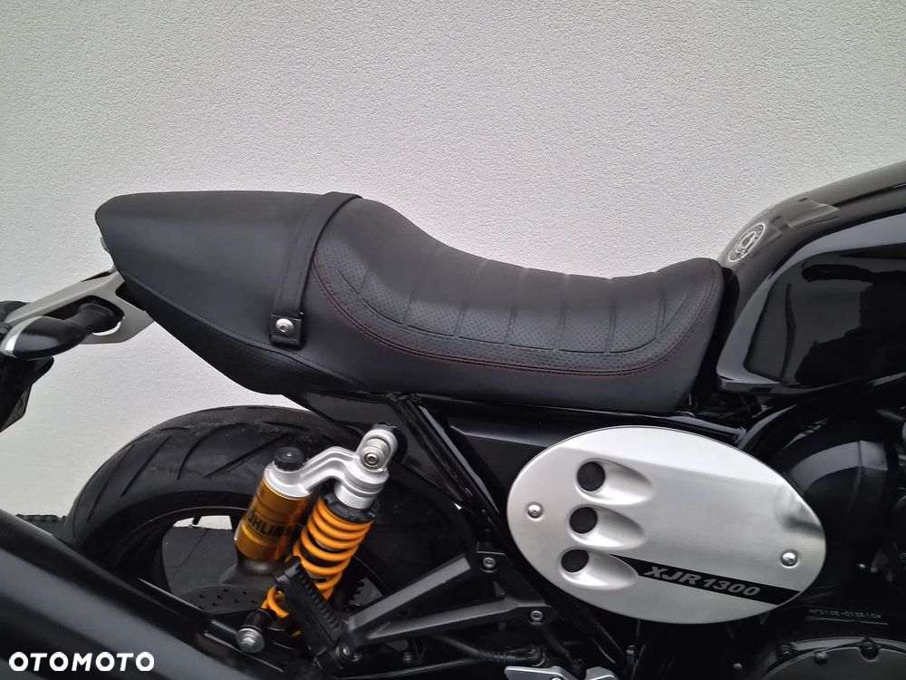 Yamaha XJR - 18