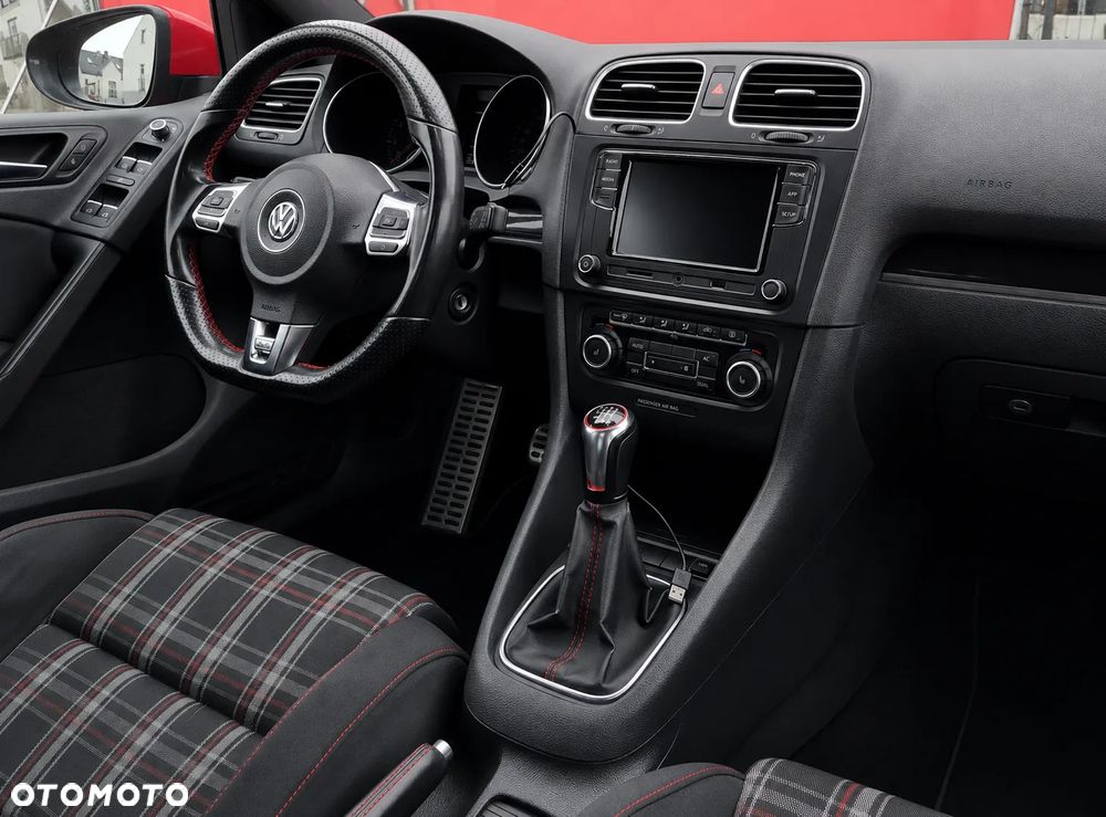 Volkswagen Golf 2.0 GTI - 11