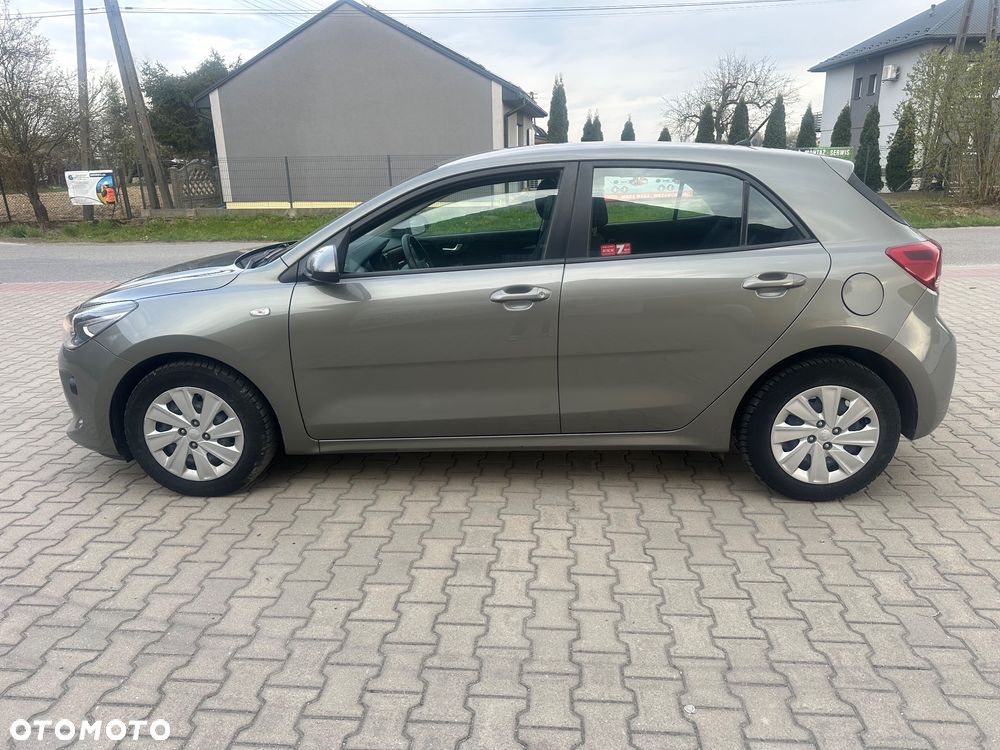 Kia Rio 1.2 L - 3