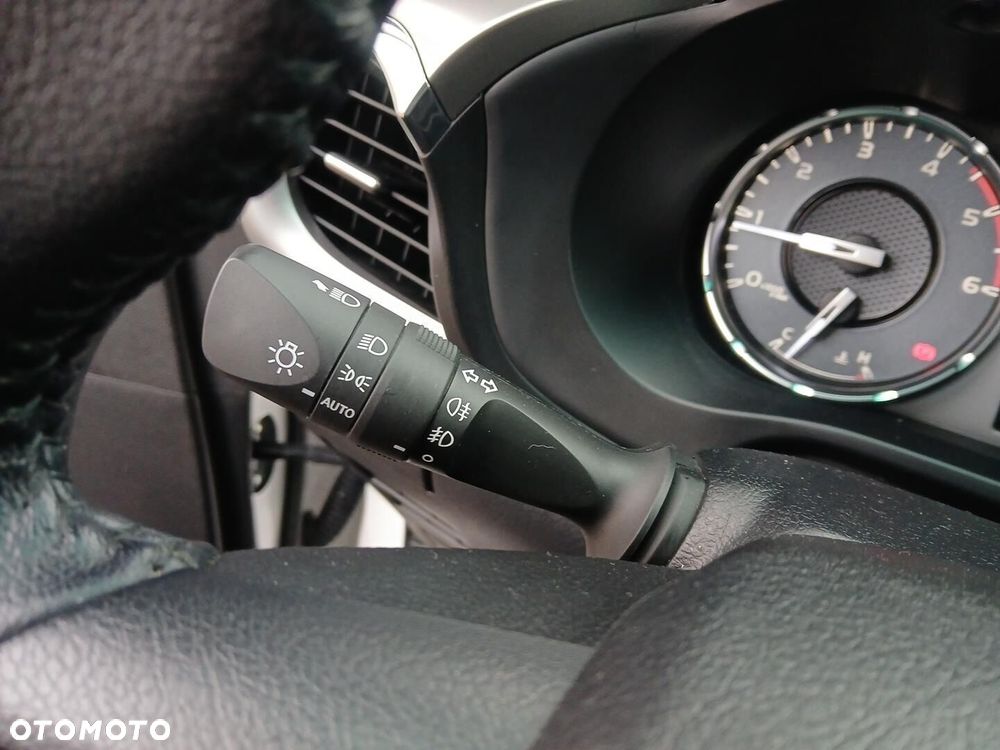 Toyota Hilux 2.8 D-4D Double Cab SR5 4x4 - 28