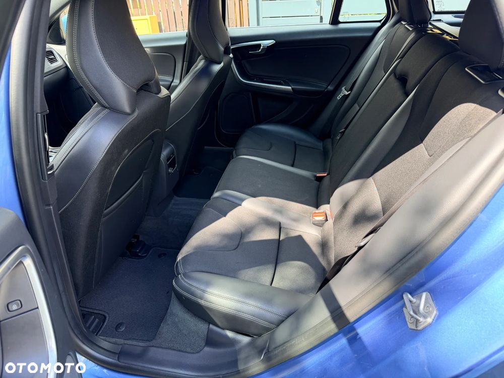 Volvo V60 D4 Drive-E Summum - 11