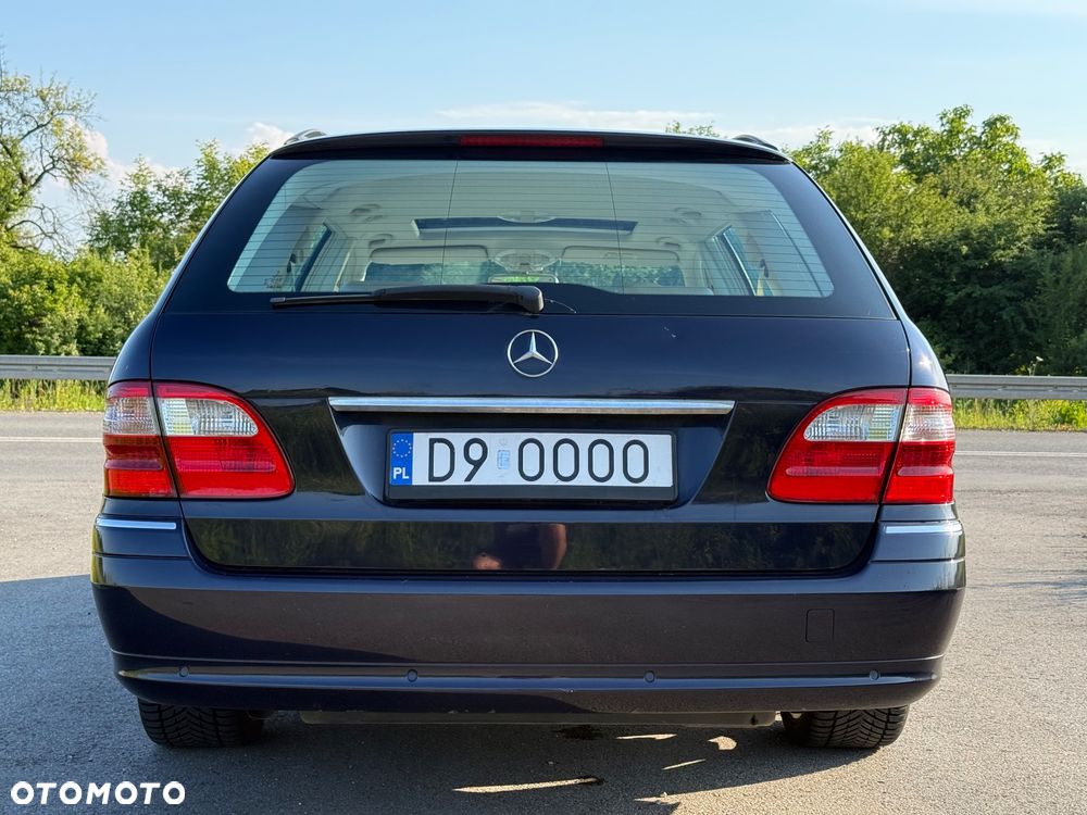 Mercedes-Benz Klasa E 500 4-Matic T Avantgarde - 4