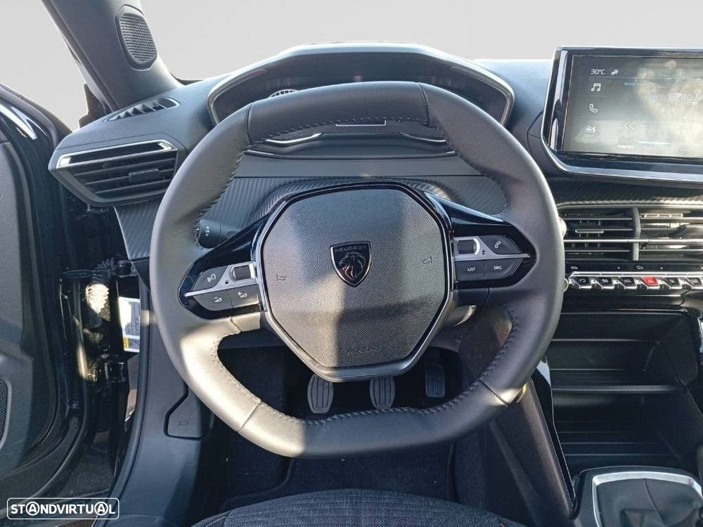Peugeot 2008 - 11