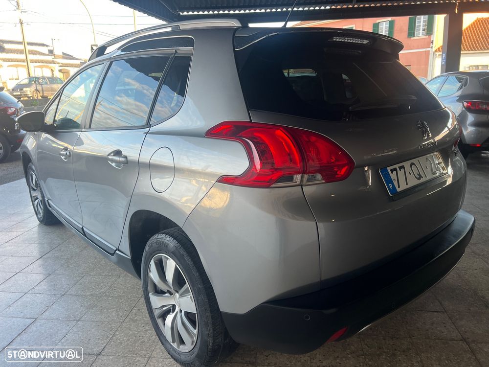 Peugeot 2008 1.2 PureTech Style - 6