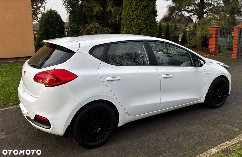 Kia Ceed 1.4 CVVT Dream Team Edition - 14