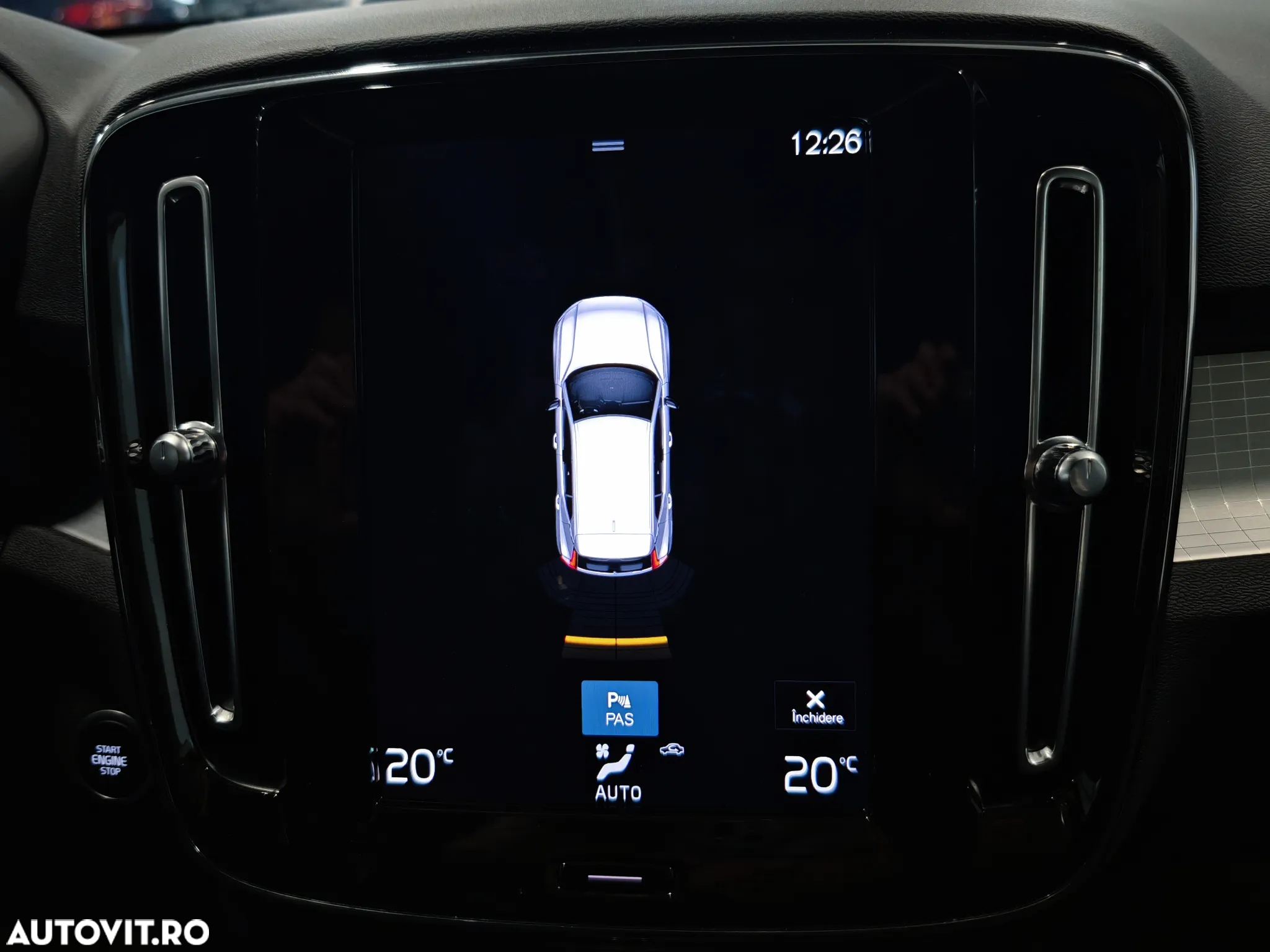 Volvo XC 40 T3 Geartronic Momentum Pro - 12