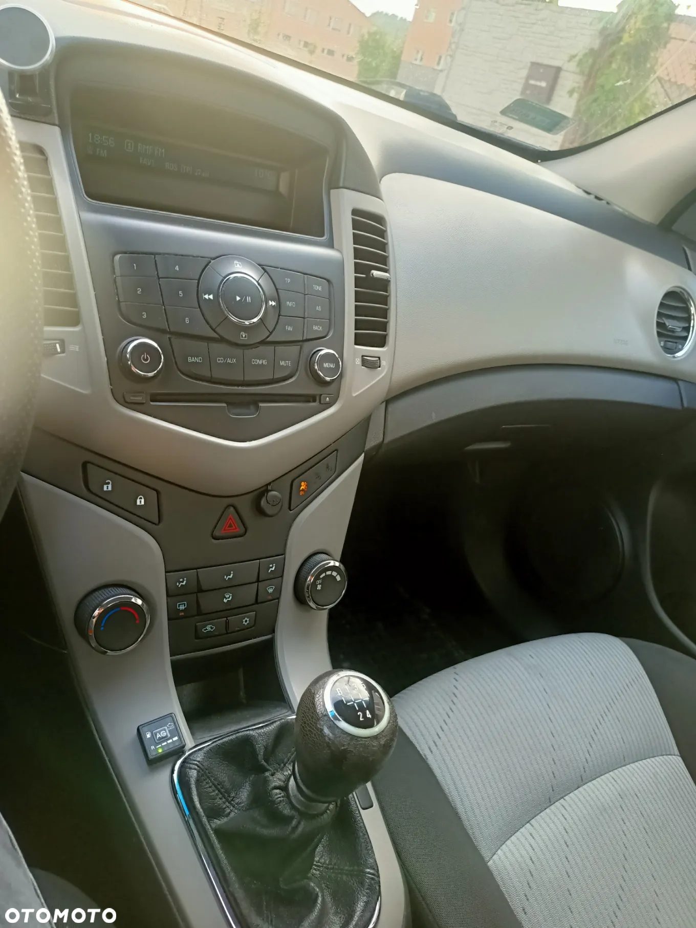 Chevrolet Cruze 1.6 LS - 21