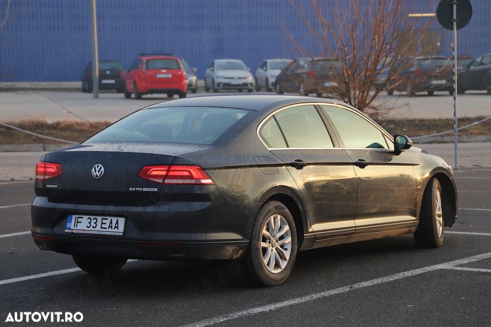 Volkswagen Passat - 4