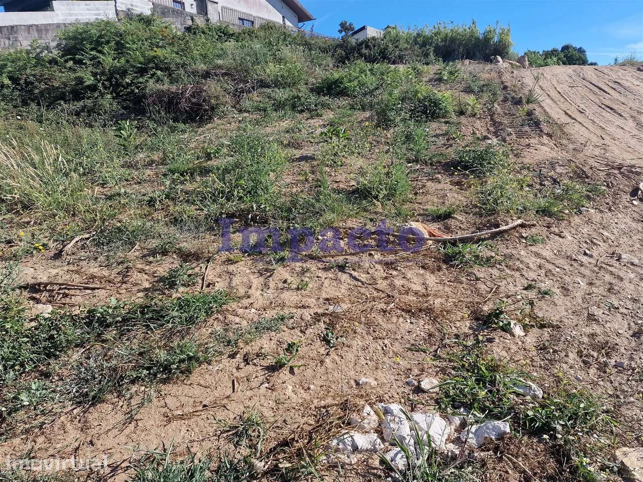 Terreno com viabilidade de construção em Escapães - Grande imagem: 2/3