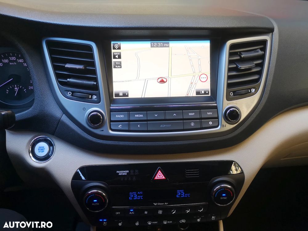 Hyundai Tucson 2.0 CRDI 4WD 6AT Premium+ - 32
