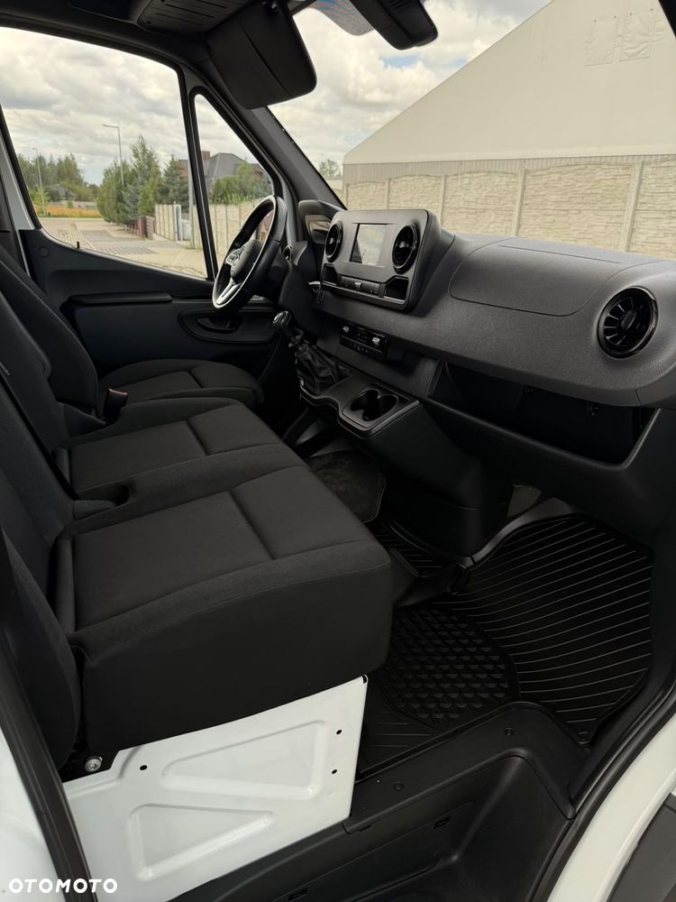 Mercedes-Benz Sprinter Standard PRO 907.233 - 5