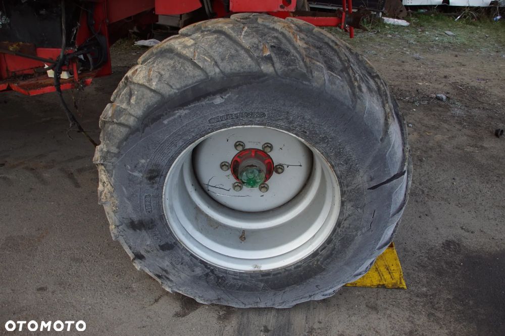 Kombajn na części - Massey Ferguson MF 36 7.6 220 KM 612 DSL 1997R Silnik Skrzynia Kabina Lampa Lusterko Schody Koło Deska Kokpit Sterownik Moduł Czujnik Kierownica Fotel - 34