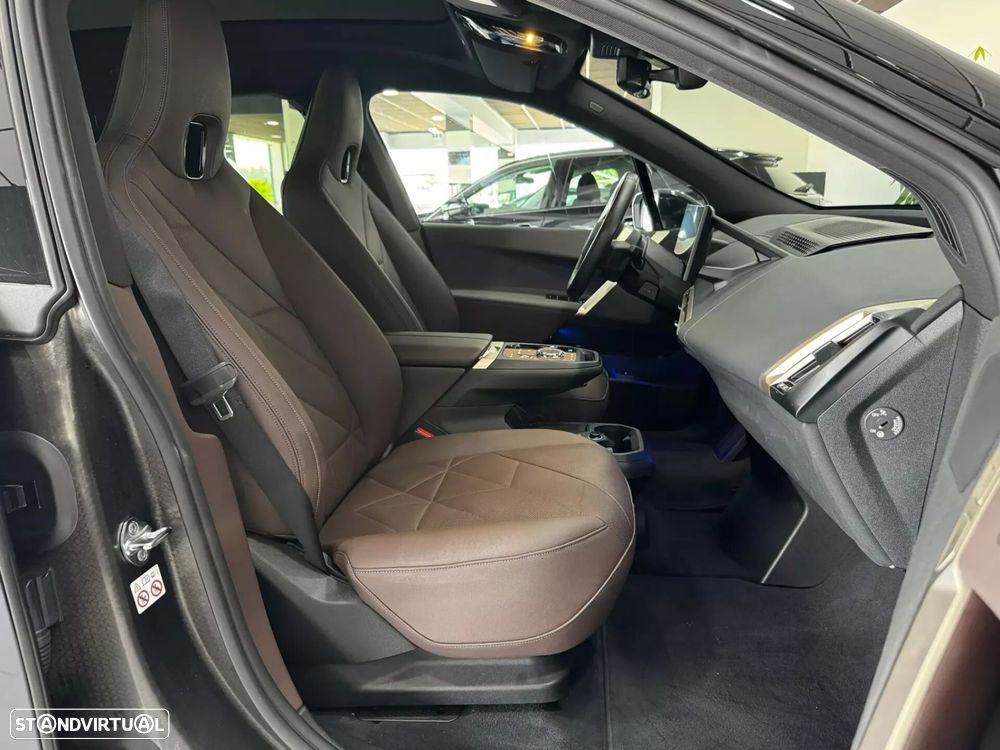 BMW ix xDrive 40 Pack Desportivo - 9