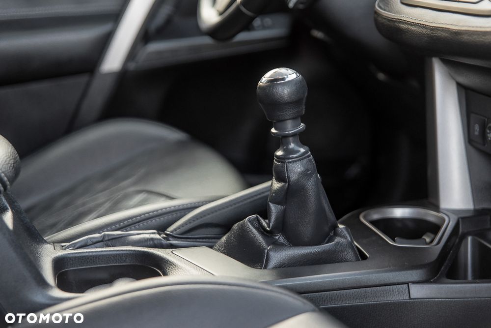 Toyota RAV4 2.0 D-4D Premium 4x2 - 16