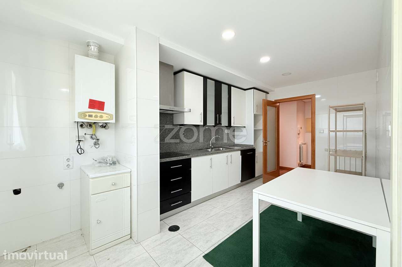 Arrendamento - Apartamento T3 com Garagem Fechada - Grande imagem: 5/25