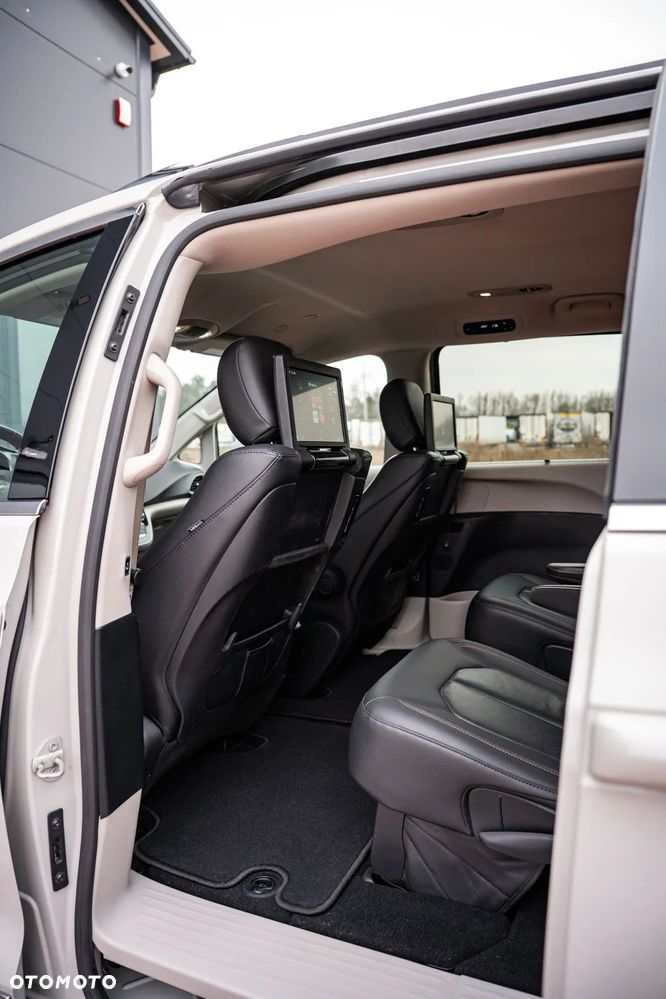 Chrysler Pacifica - 19