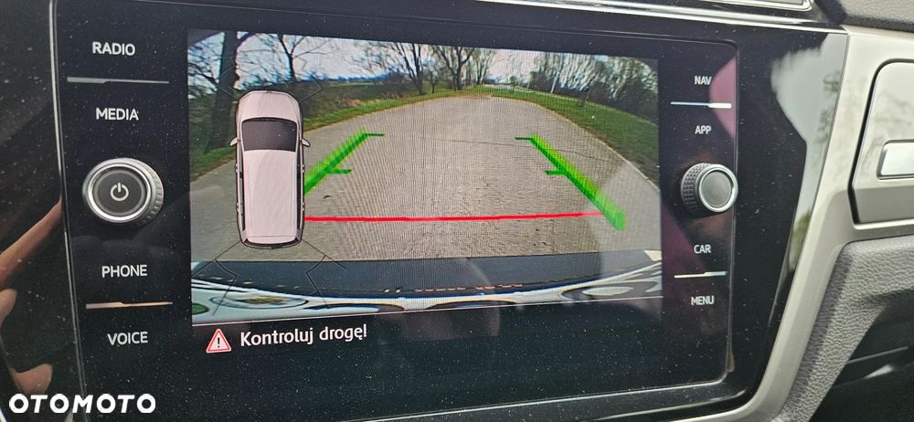 Volkswagen Touran 2.0 TDI SCR DSG Comfortline - 20