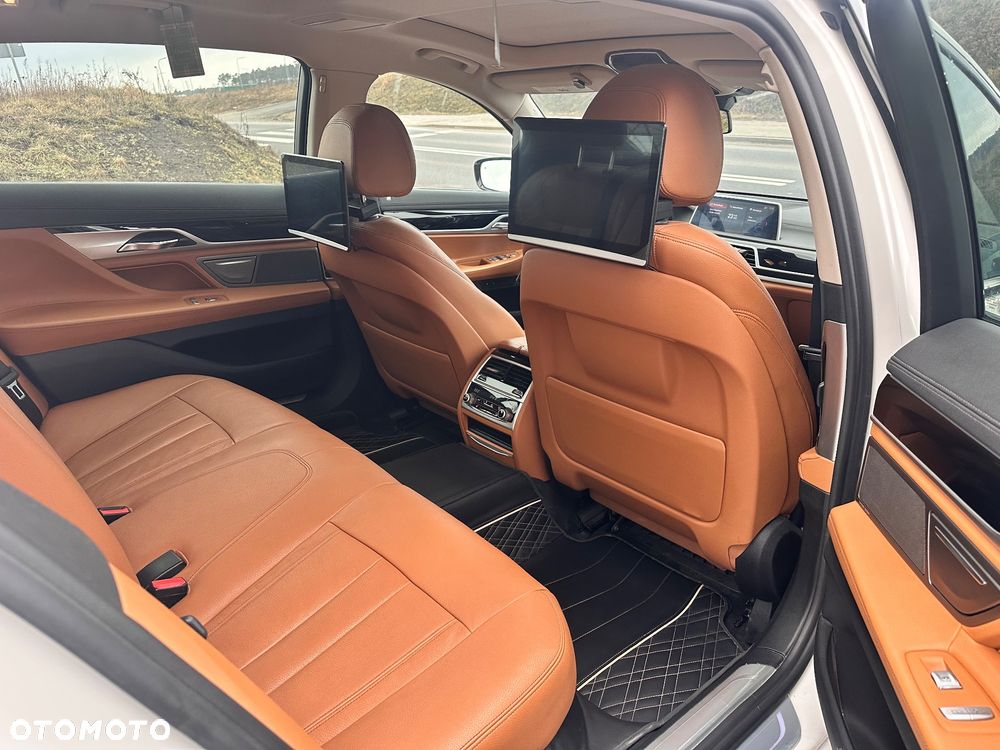 BMW Seria 7 740Li xDrive - 16