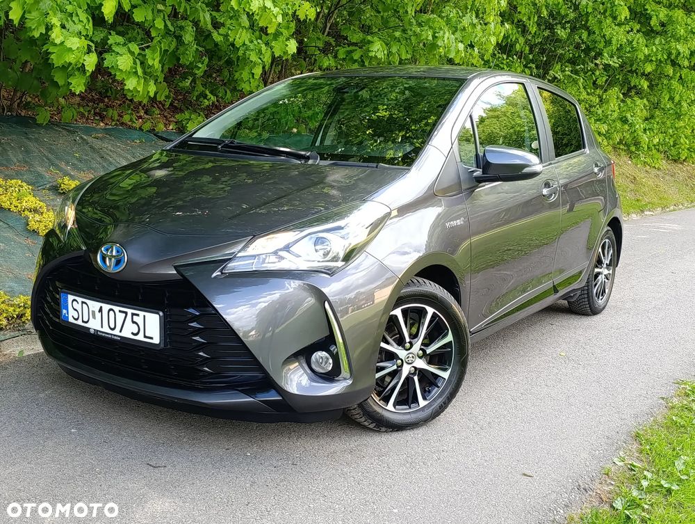Toyota Yaris Hybrid 100 Premium - 4