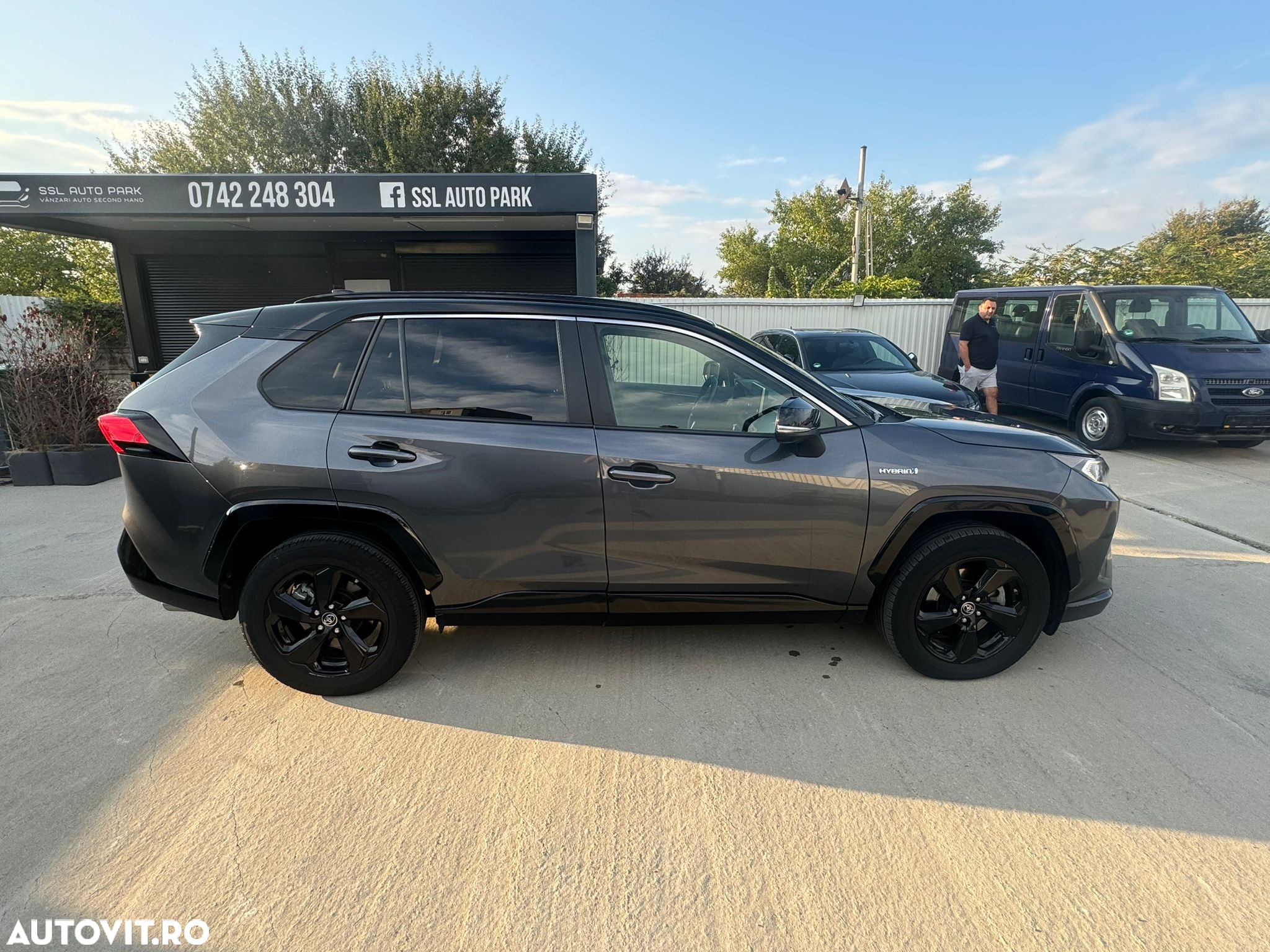 Toyota RAV4 2.5 Hybrid VVT-iE 4x4 Luxury - 3