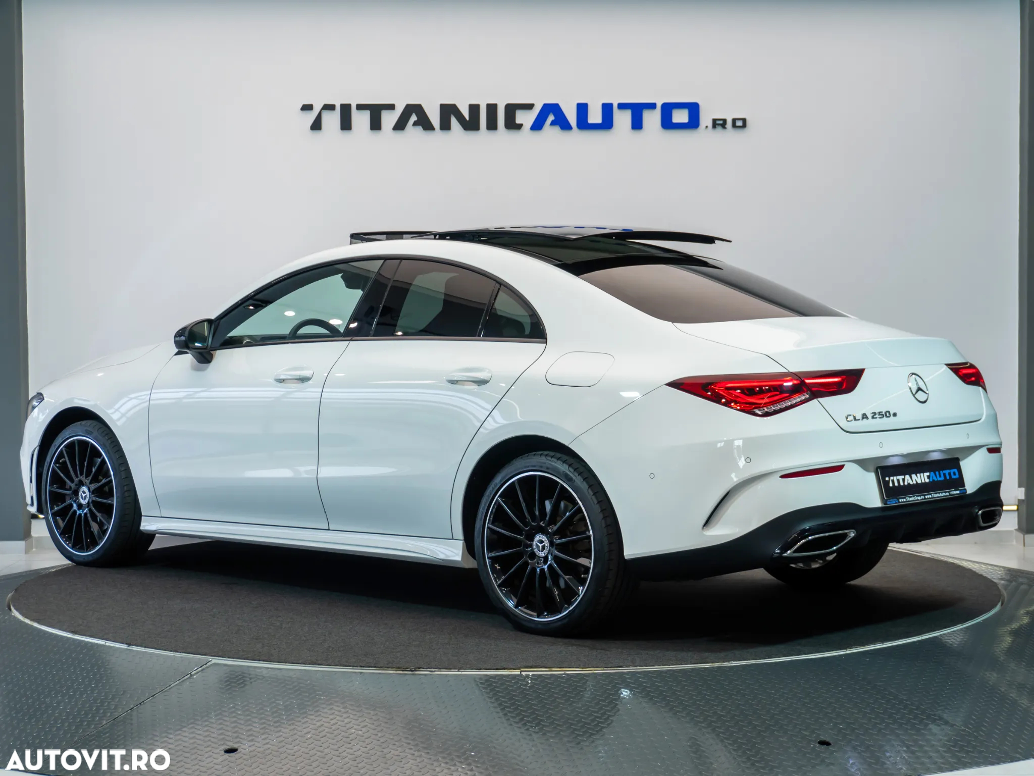Mercedes-Benz CLA 250 e 8G-DCT AMG Line - 3