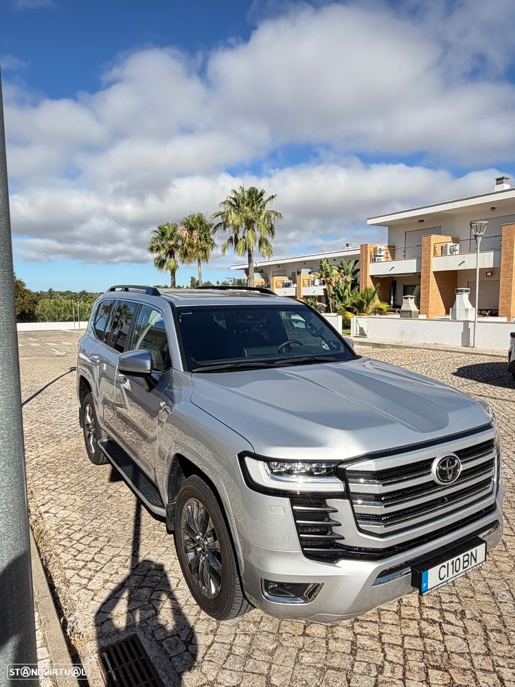 Toyota Land Cruiser - 3
