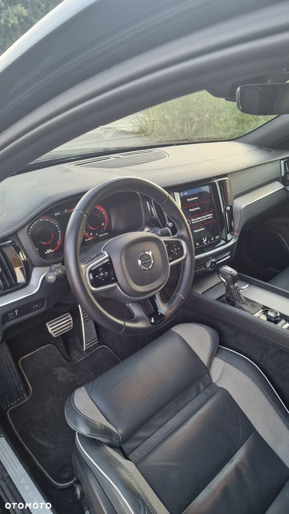 Volvo S60 T5 AWD R-Design - 9