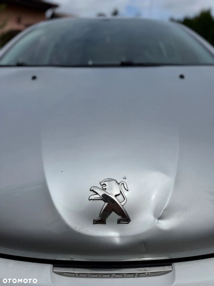 Peugeot 208 - 4