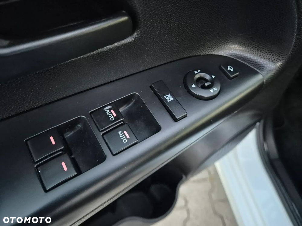 Kia Venga 1.6 CRDi 128 UEFA EURO 2016 - 16