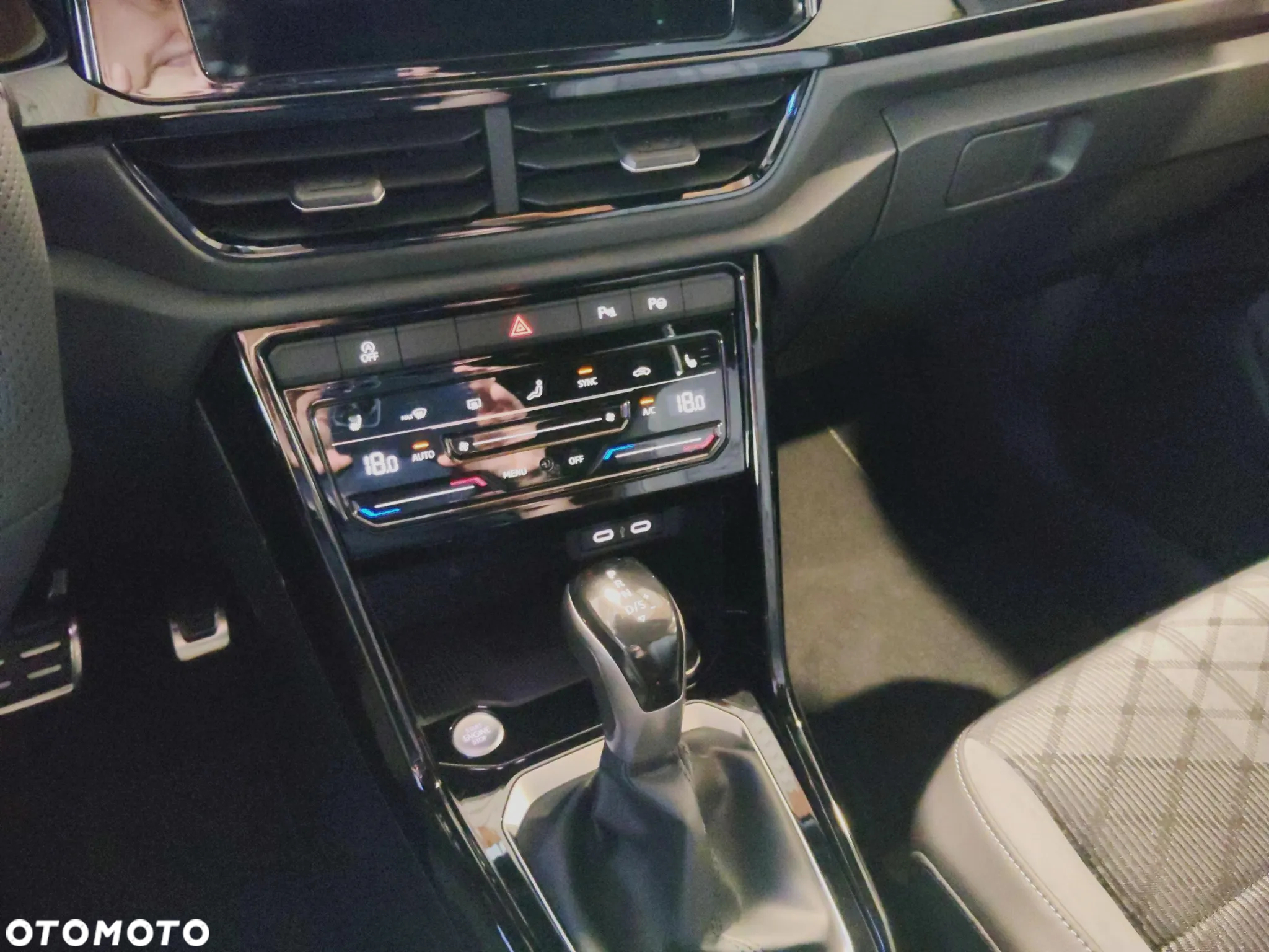 Volkswagen T-Roc 1.5 TSI R-Line DSG - 15