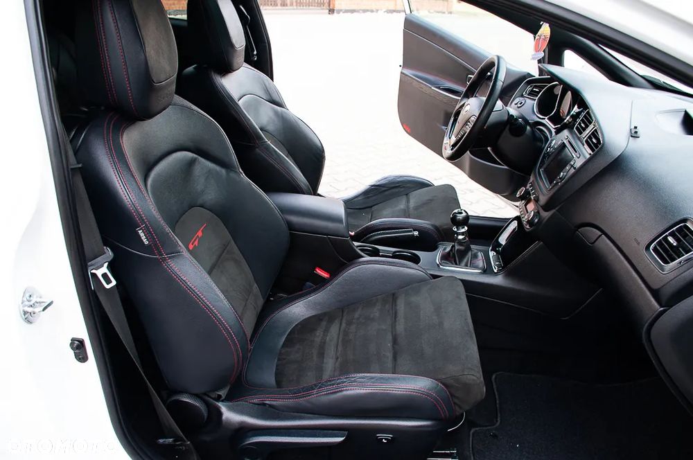 Kia Ceed Cee'd 1.6 T-GDI GT - 33