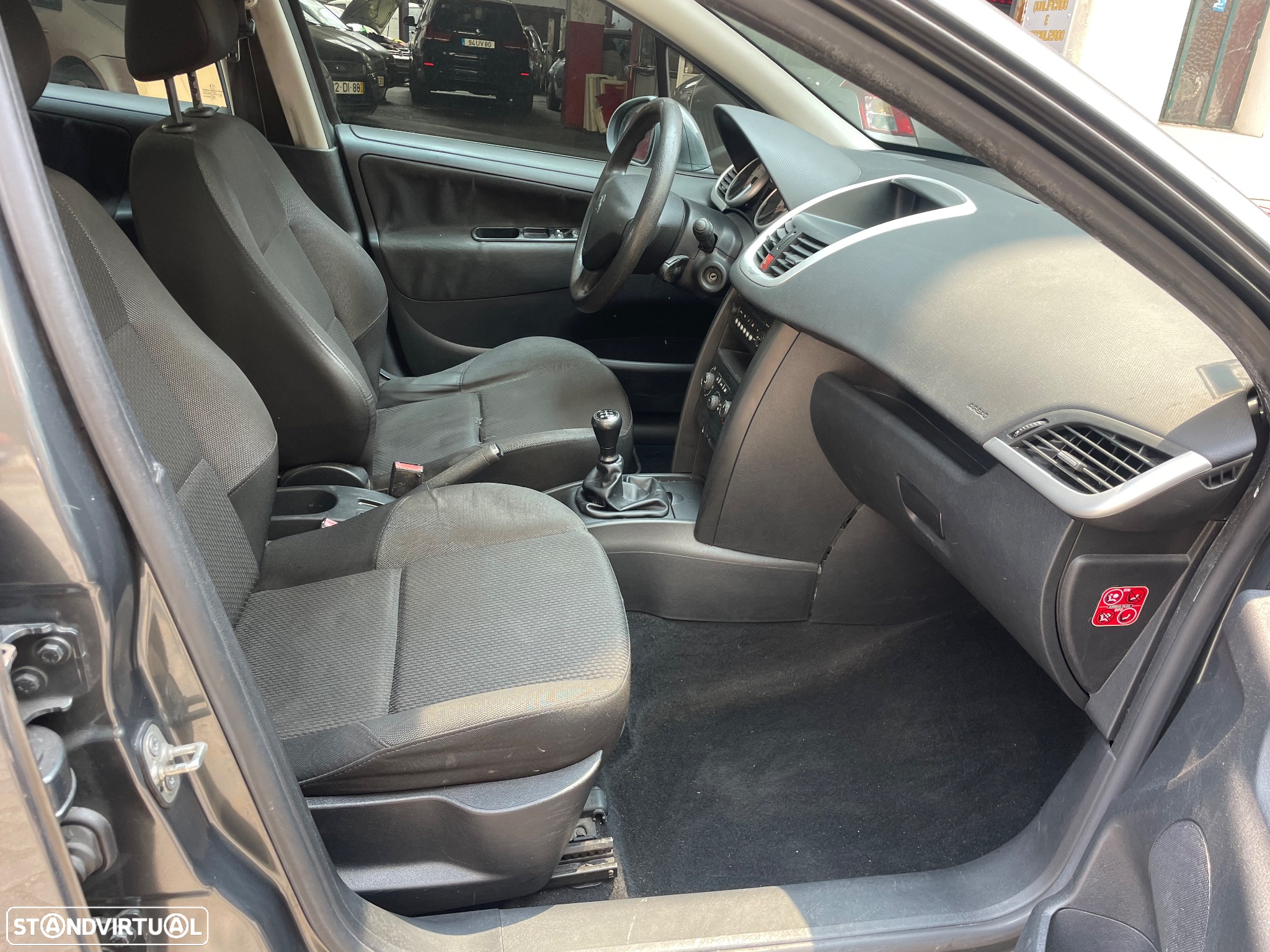 Peugeot 207 1.4 16V Active - 8