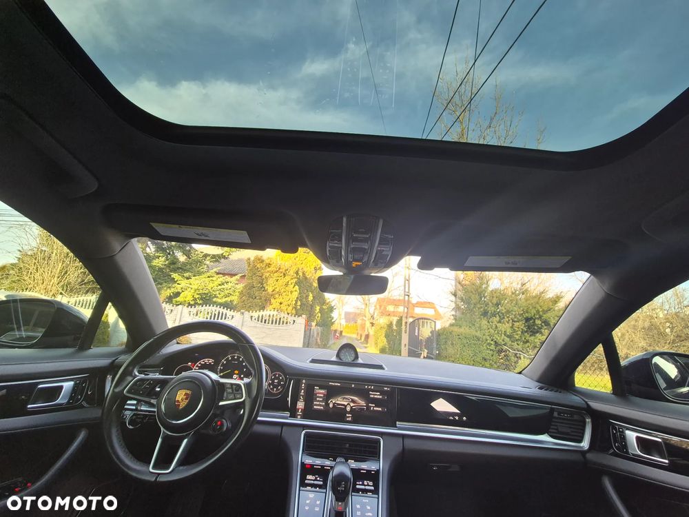 Porsche Panamera 4 E-Hybrid - 17