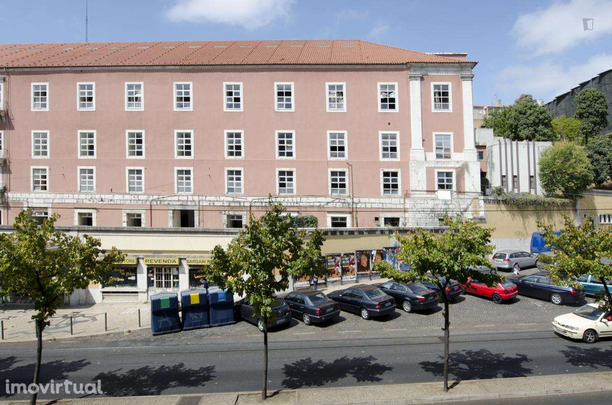 Quarto - localizado em Intendente Lisbon - Grande imagem: 5/17