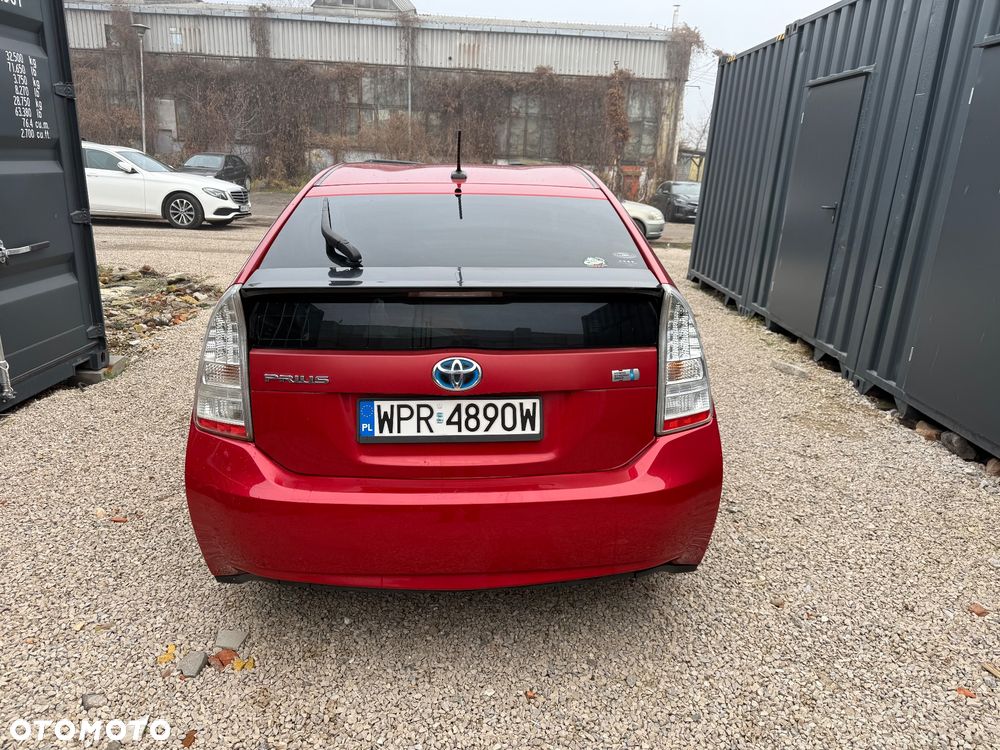 Toyota Prius - 4