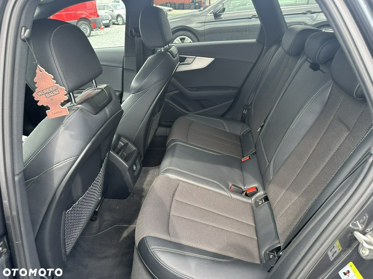 Audi A4 Avant 40 TDI quattro S tronic S line - 31