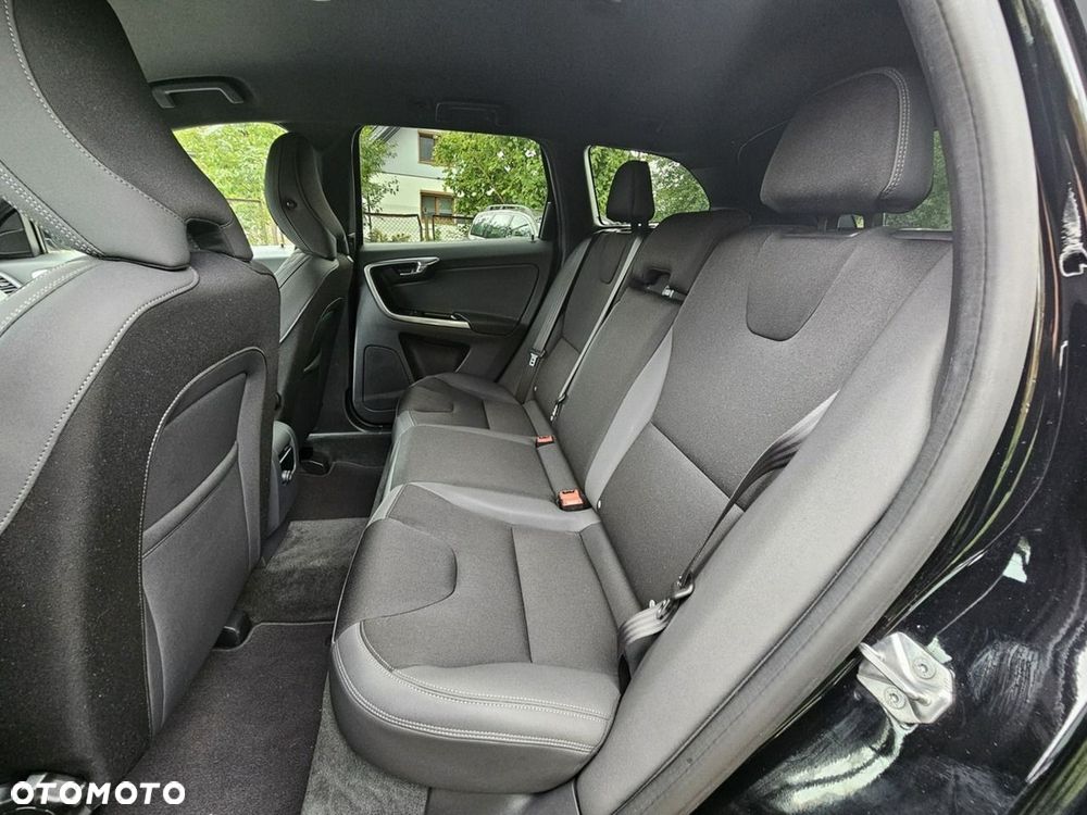 Volvo XC 60 D3 Momentum - 24