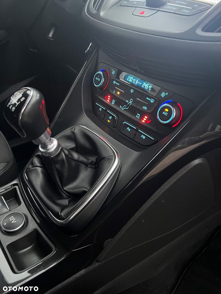 Ford Kuga 2.0 TDCi 4x4 Titanium - 22