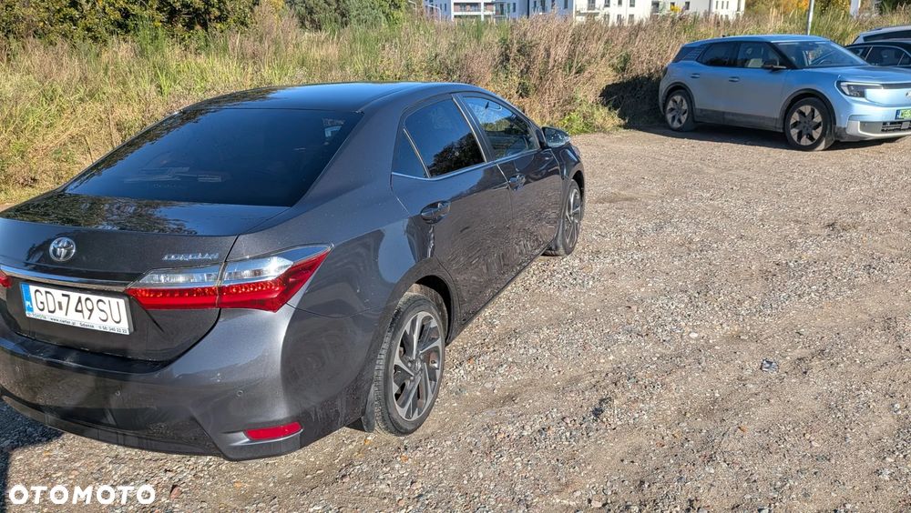Toyota Corolla - 4