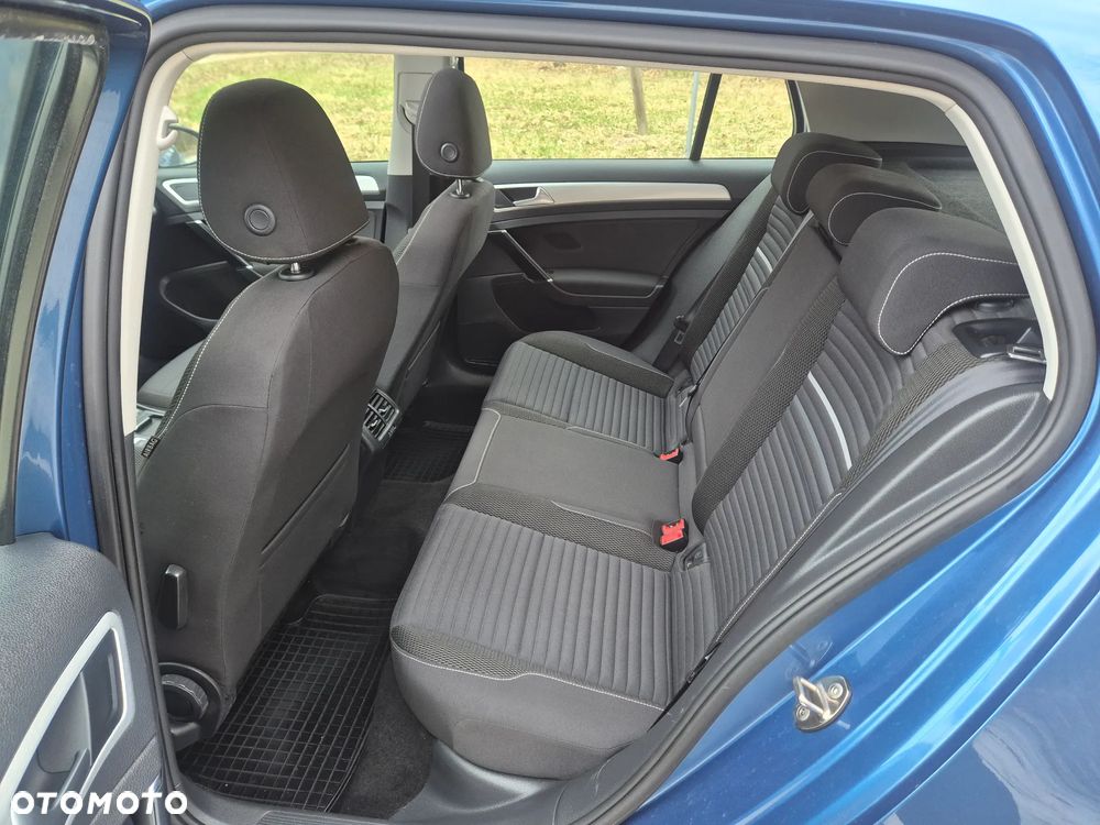 Volkswagen Golf - 38