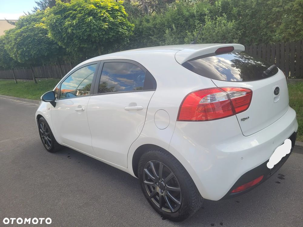 Kia Rio 1.2 Attract - 4