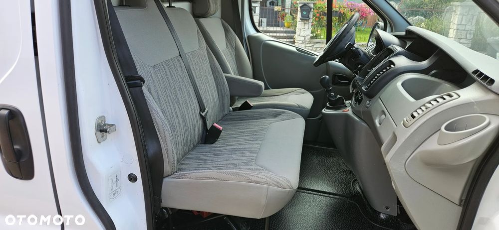 Opel Vivaro - 18