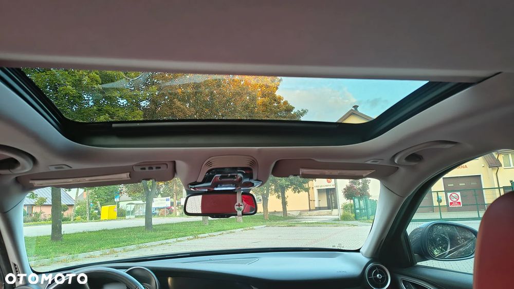 Alfa Romeo Giulia 2.0 Turbo 16V AT8 Veloce Ti - 12