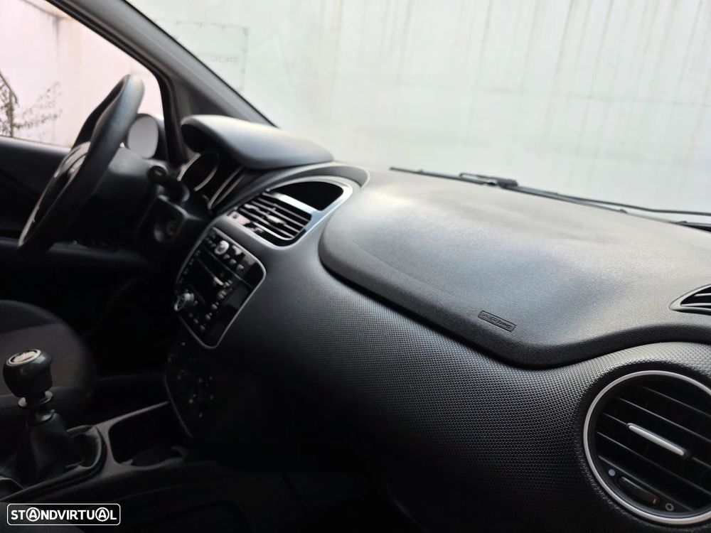 Fiat Punto 1.2 Young S&S - 41